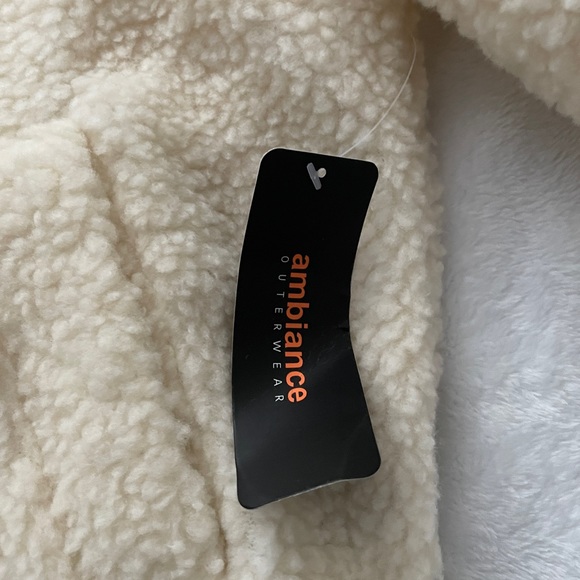 Fashion Nova “Cool n’ collected” Sherpa jacket - Picture 10 of 10